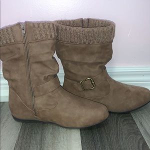 Cute size 8 woman’s brown boots